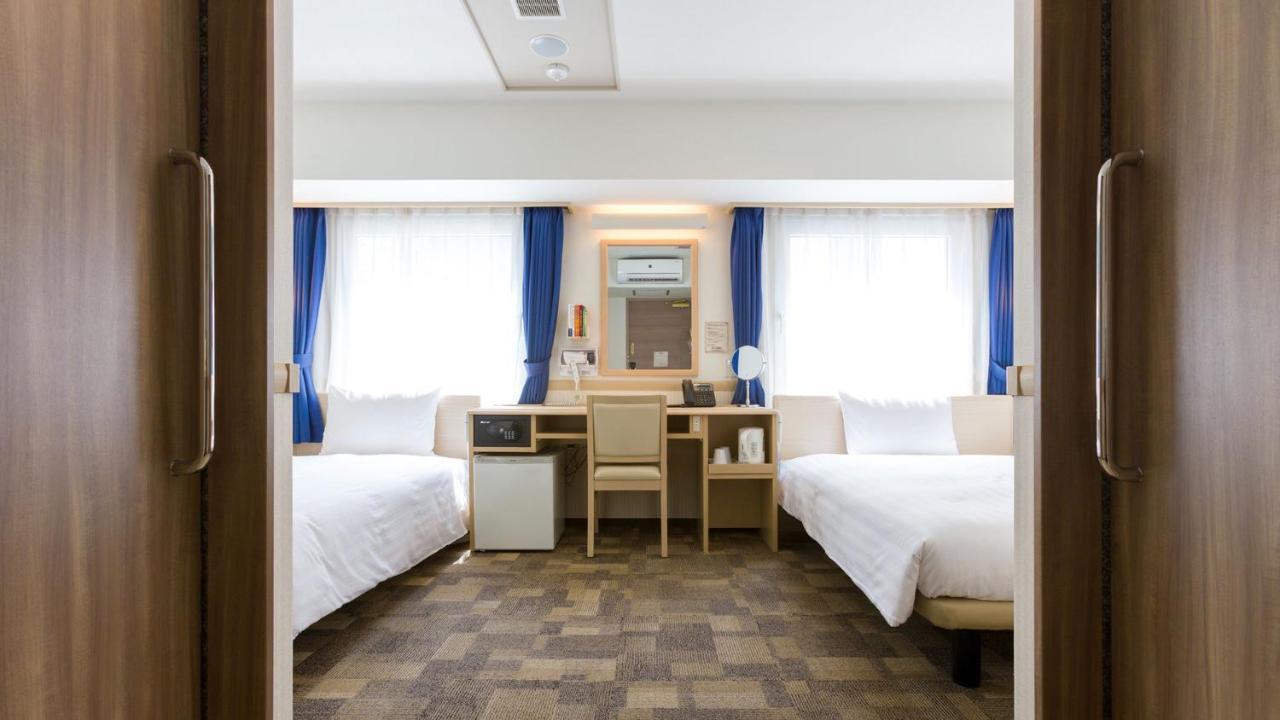 Toyoko Inn Ebina Eki Higashi Guchi Екстериор снимка